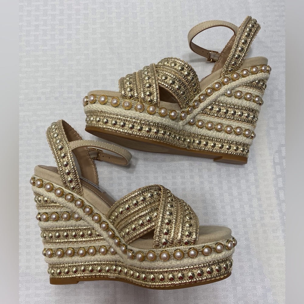Steve Madden Gold Wedges size 7